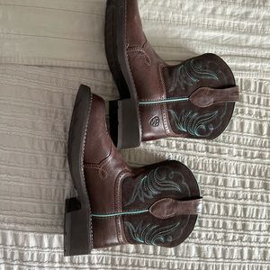 Women’s Artist boots—-brand new—-never worn size 7.5